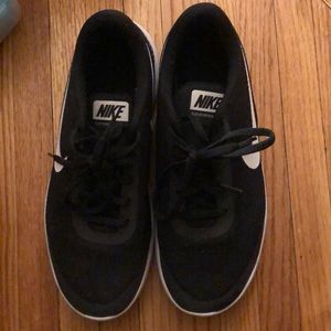 NIKE FLEX SHOES